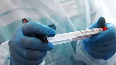 Вакцинированным могут отменить сдачу двух тестов на COVID-19 при въезде в Россию