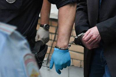 Обвиняемого в изнасиловании российского полицейского снова арестовали
