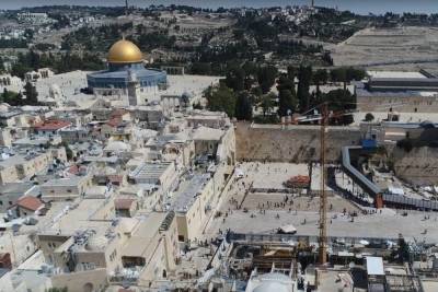 Израиль обсуждает возможность въезда туристов со Спутником V