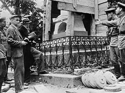 Что немцы сделали с могилой Пушкина во время оккупации
