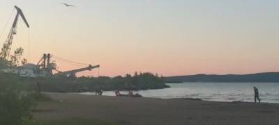 В Петрозаводске спасатели нашли тела утонувших в Онежском озере подростков (ВИДЕО)