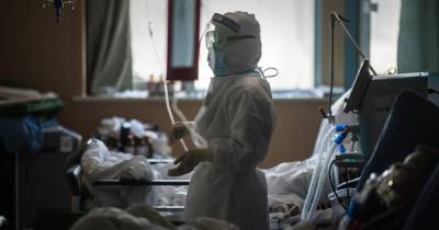 Коронавирус в Украине: больничные койки стремительно освобождаются