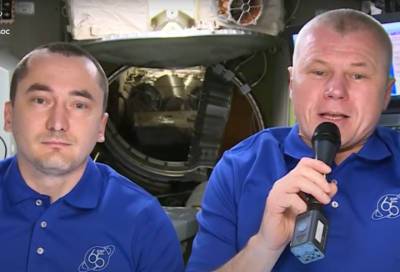 Космонавты с МКС поздравили соотечественников с Днем России
