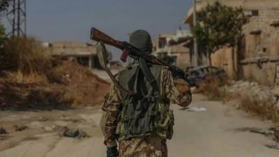 Сирийские боевики перебрасывают силы в Идлибской зоне