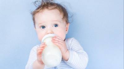 Почему молоко может быть крайне опасным для детей? — отвечает врач