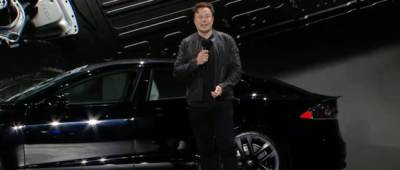 Илон Маск показал самую быструю в мире Tesla
