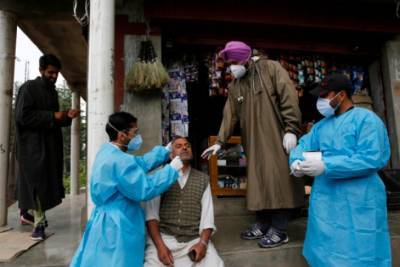 Индия готовится к новой волне коронавируса: в стране обучают более миллиона медиков