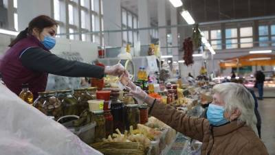"Всё с одной овощебазы": рейтинг петербургских рынков