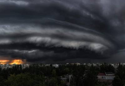 "Мощь стихии впечатляет": украинцы запечатлели уникальное явление в небе, кадры