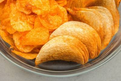 В какому заболеванию может привести частое употребление чипсов и картофеля фри