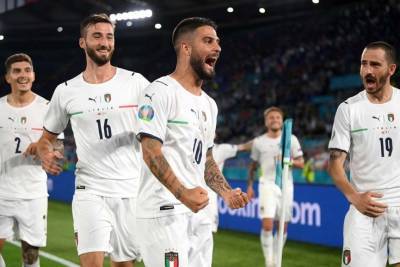 Сборная Италии разгромила Турцию в первом матче чемпионата Европы по футболу