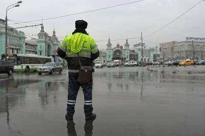 В ГИБДД объяснили, как буду фиксировать разговор за рулём при скрытом надзоре