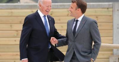 "Мы — едины": Байден впервые встретился с Макрона на саммите G7 (ВИДЕО)