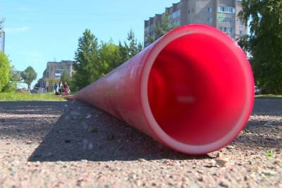 В Новгородоблэлектро рассказали о красных трубах, появившихся на улицах Новгорода