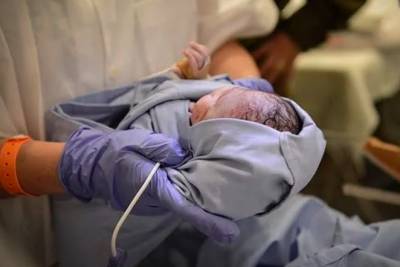 Итальянка проснулась после 10 месяцев в коме и родила дочь