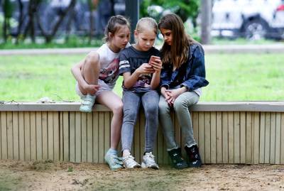 Евгений Нифантьев выпустит методичку "Как вернуть детей из соцсетей"