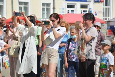 Массовое и зрелищное действие развернулось на Стефановской площади Сыктывкара в честь День России и День города