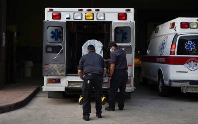 В Техасе при перестрелке с полицией в ресторане пострадали 12 человек - lenta.ua - США - Техас - Остин