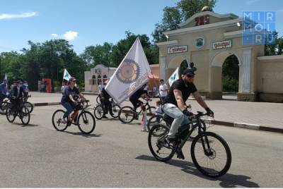 В Кизляре прошёл велопробег ко Дню России