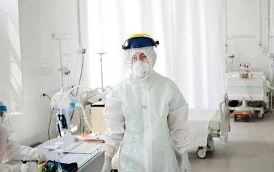В Украине госпитализировали 700 больных COVID-19