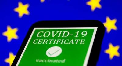 Як працюватиме COVID-сертифікат ЄС і чи отримуватимуть його українці