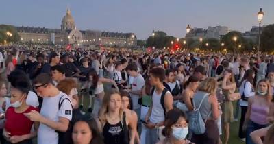 Полиция разогнала вечеринку под открытым небом в Париже (ВИДЕО)