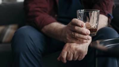 Смертность от алкоголя и психических расстройств выросла в 2020 году