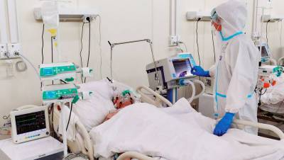 В больницах Москвы перепрофилируют тысячи коек из-за осложнения ситуации с COVID