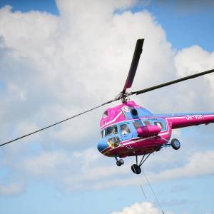 Фоторепортаж: на аэродроме «Широкое» проходит Открытый чемпионат Украины по вертолетному спорту