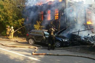 В центре Ижевска выгорел двухэтажный дом