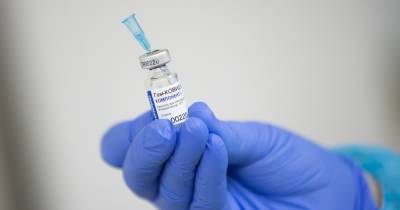 Гинцбург назвал возможный срок появления вакцины от коронавируса для подростков