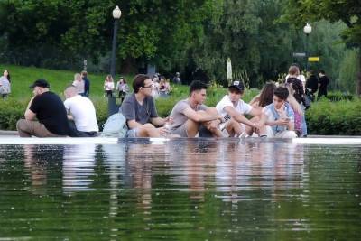 В Кремле прокомментировали возможность продления выходных во всей России