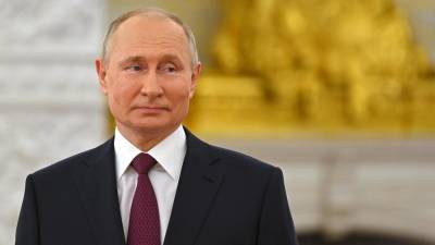 Путин оценил зарплату Героя Труда