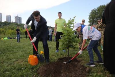 600 деревьев высадили в Печерском парке в Нижнем Новгороде