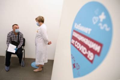 В Оперштабе призвали москвичей вакцинироваться на выходных