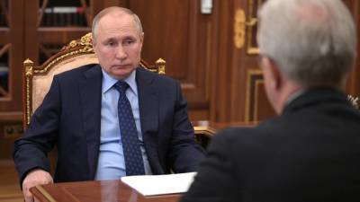 Президент России высказался об уровне зарплаты Героя труда