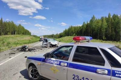 Свердловские полицейские установили личности всех погибших и пострадавших в ДТП на границе с ХМАО