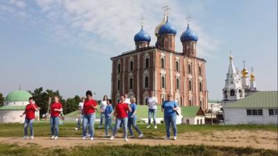 Воспитатели рязанского детсада устроили сняли клип в честь Дня России