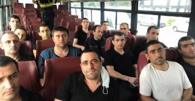 Азербайджан передал Армении 15 военнопленных в обмен на карту минных полей