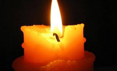 Двухлетняя девочка погибла, задохнувшись из-за горящей восковой свечи