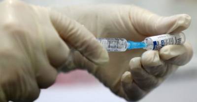 В Совфеде призвал запустить более эффективную рекламу вакцинации