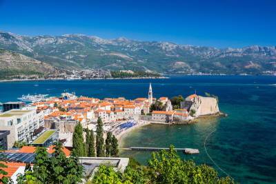 Черногория просить ЕС помочь погасить долг перед Китаем и мира
