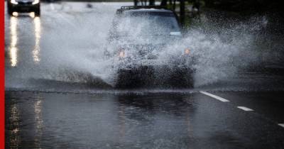 Поездка на автомобиле в дождь: советы специалистов по безопасности