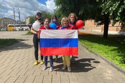 Активисты Смоленского регионального отделения «Волонтерской Роты Боевого Братства» провели акцию «Флаг России»