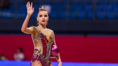 Дина Аверина выиграла чемпионат Европы по художественной гимнастике в упражнении с обручем