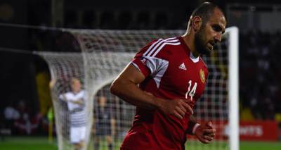 "Молимся за Кристиана": экс-форвард сборной Армении поддержал лидера команды Дании