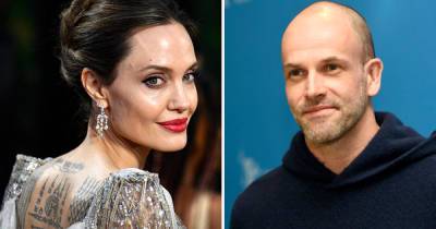 Анджелину Джоли заметили у дома ее экс-мужа Джонни Ли Миллера