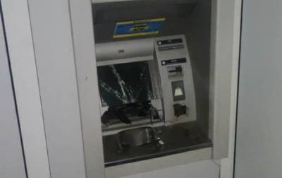 В Харькове неизвестные взорвали банкомат