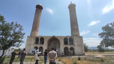 Представители зарубежного дипкорпуса ознакомились с вандализмом, совершенным армянами в Джума-мечети в Агдаме - trend.az - Азербайджан