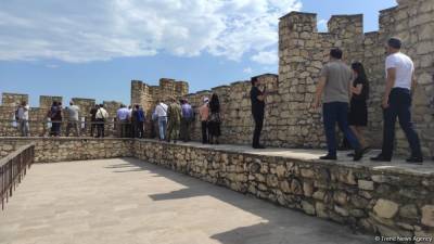 Иностранные дипломаты посетили в Агдаме место будущего Нагорного парка и крепость Шахбулаг (ФОТО) - trend.az - Азербайджан - Агдам